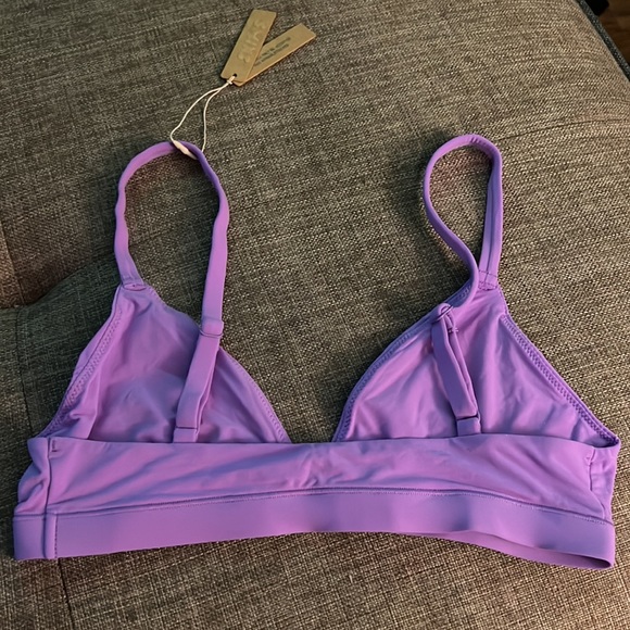 Skims Fits Everybody Triangle Bralette - Picture 4 of 5